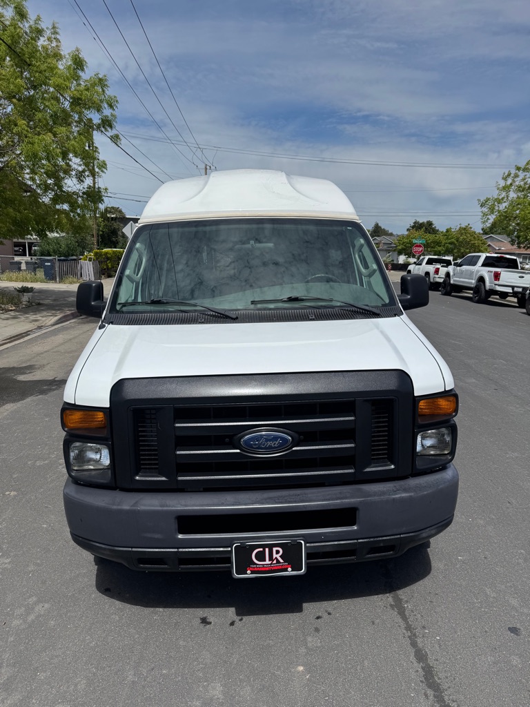 Photo 3 of this FORD ECONOLINE