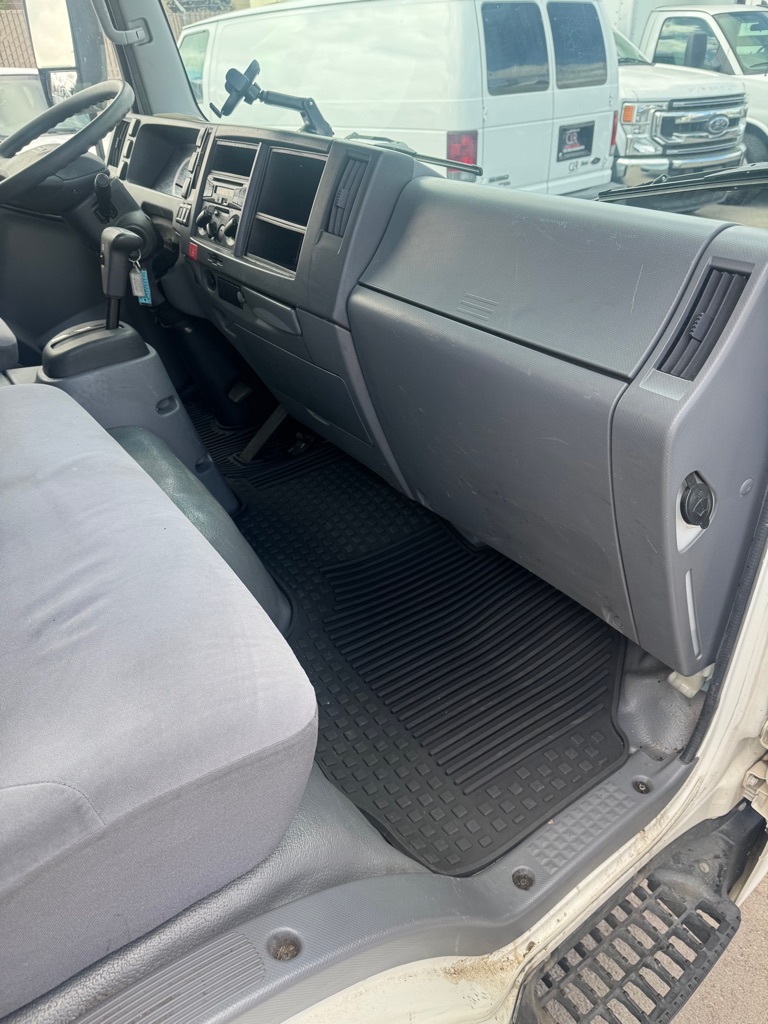 Photo 14 of this ISUZU NQR
