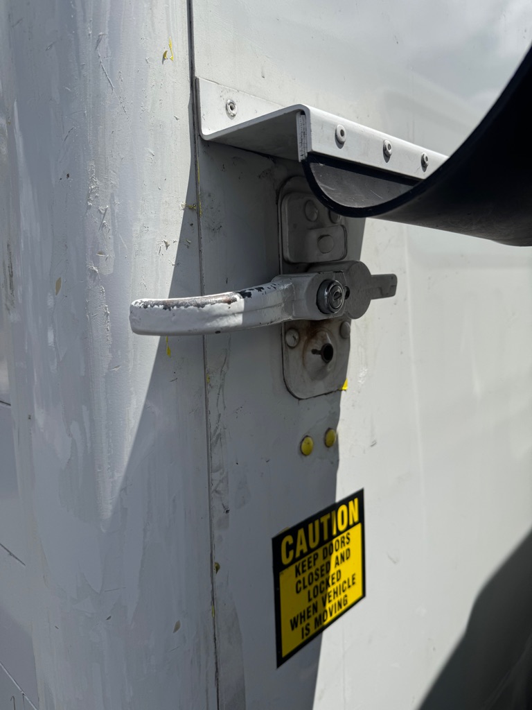 Photo 9 of this ISUZU NQR