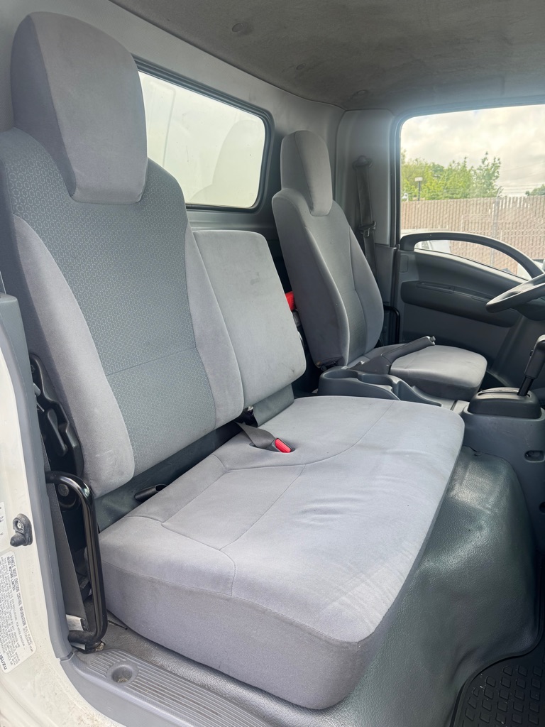 Photo 15 of this ISUZU NQR