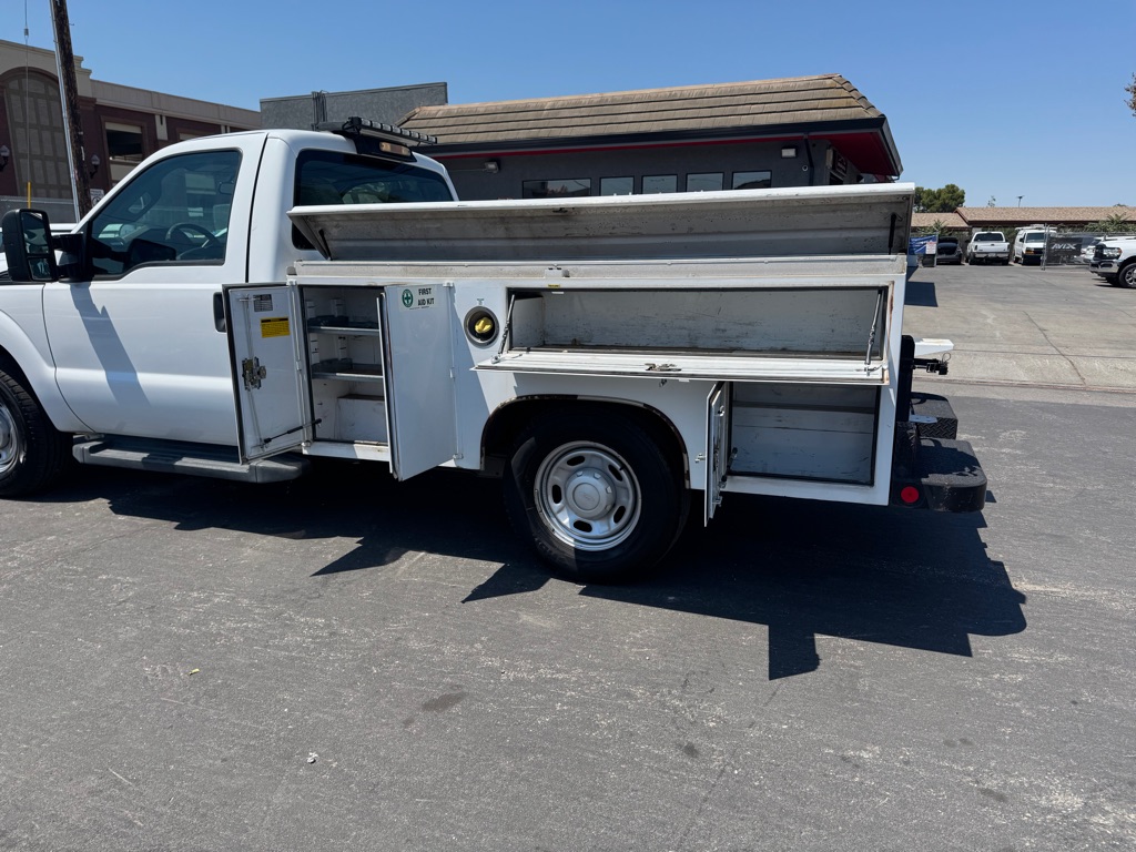 Photo 10 of this FORD F250