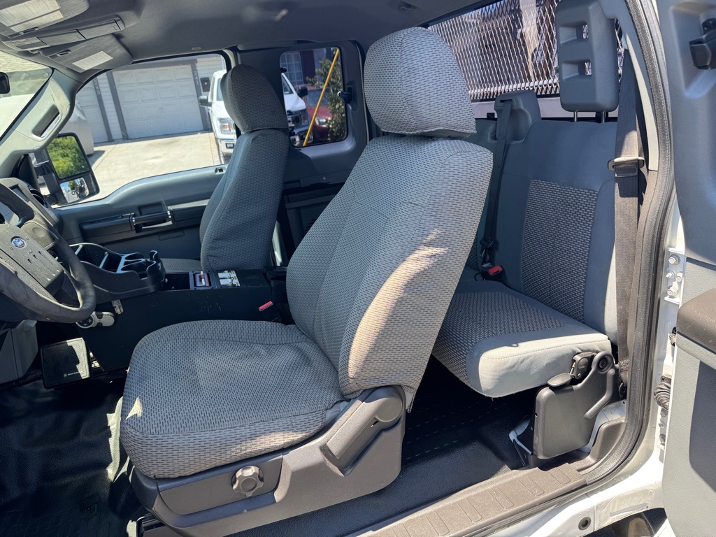 Photo 13 of this FORD F250
