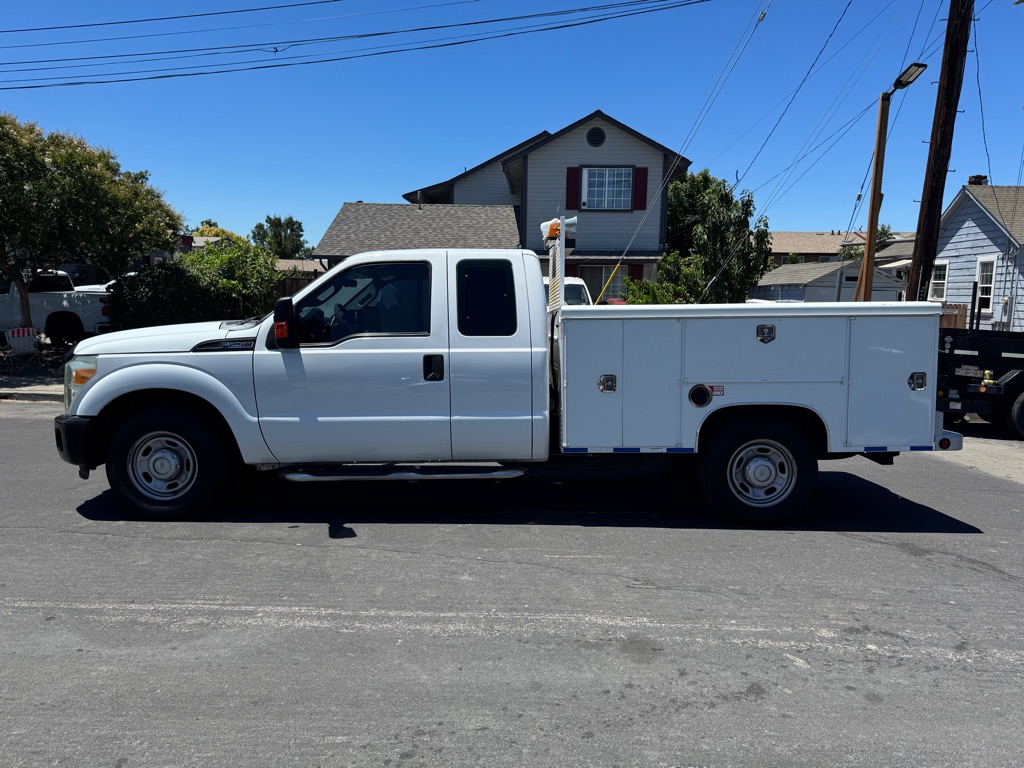 Photo 8 of this FORD F250