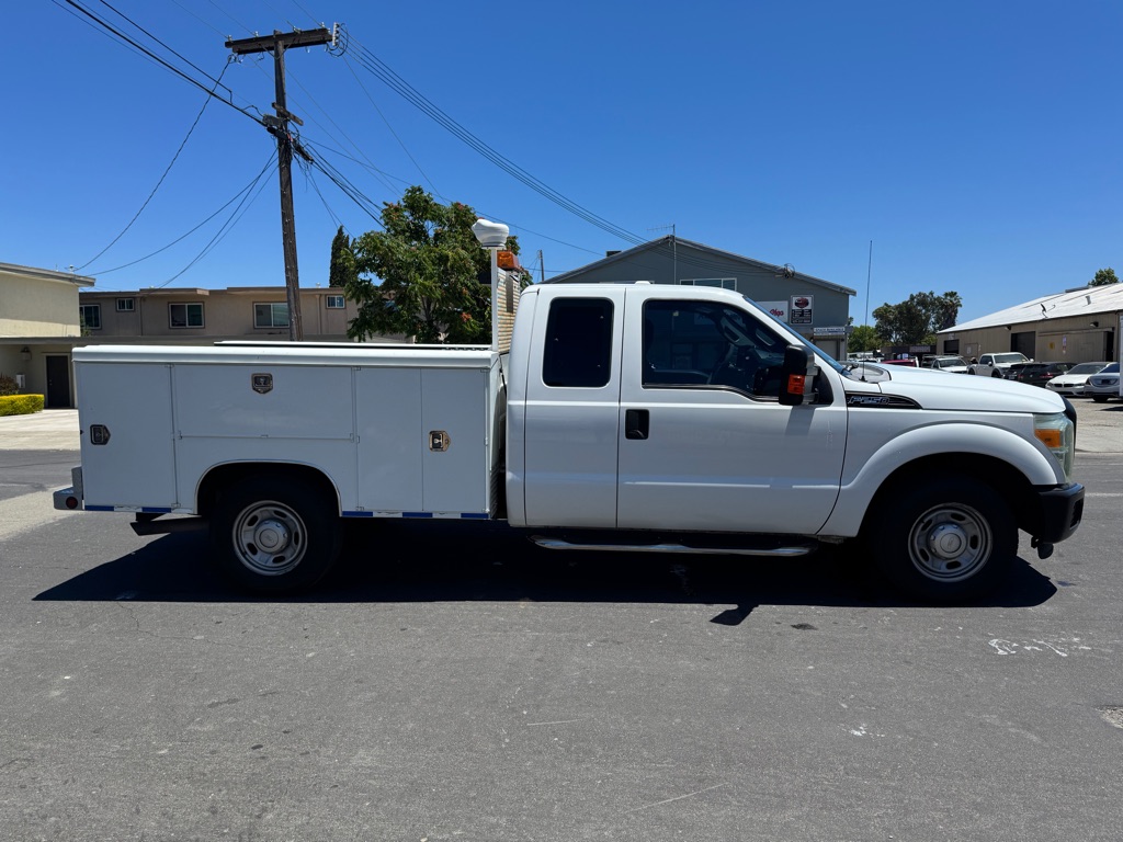 Photo 7 of this FORD F250
