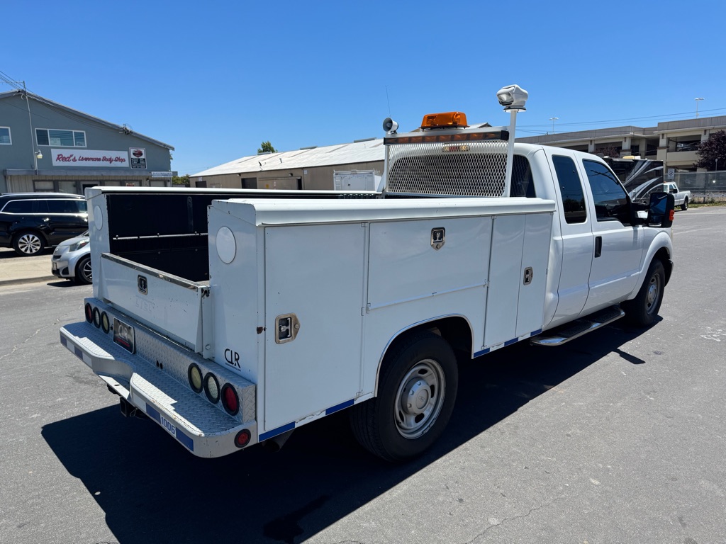 Photo 6 of this FORD F250