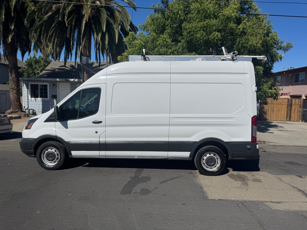 Photo 6 of this FORD TRANSIT