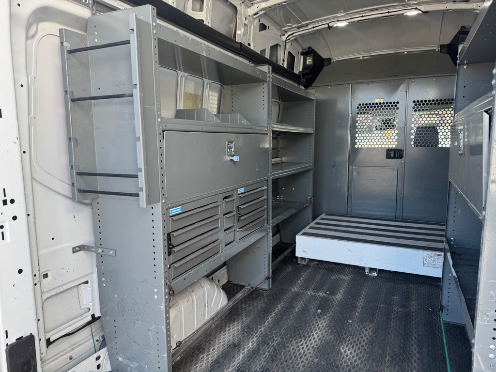 Photo 21 of this FORD TRANSIT