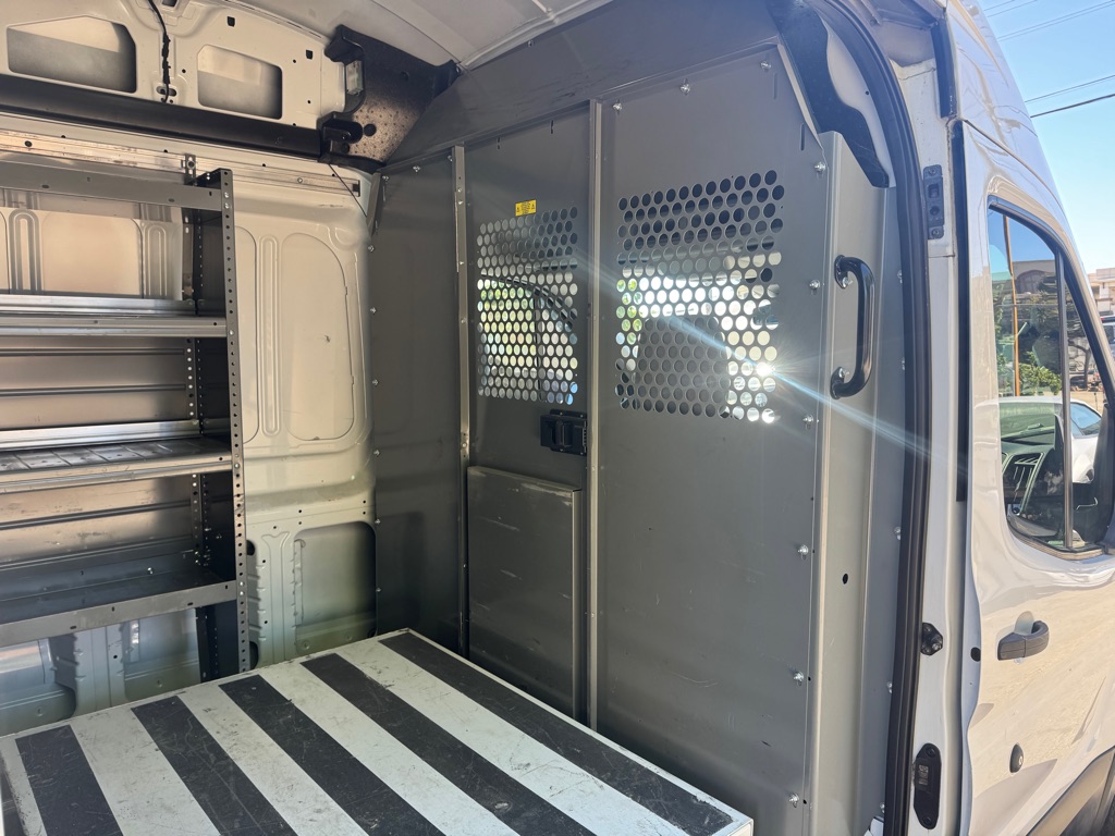 Photo 19 of this FORD TRANSIT
