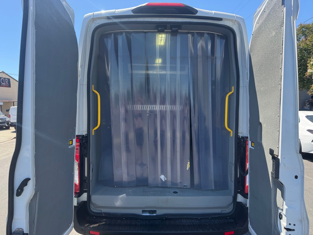 Photo 9 of this FORD TRANSIT