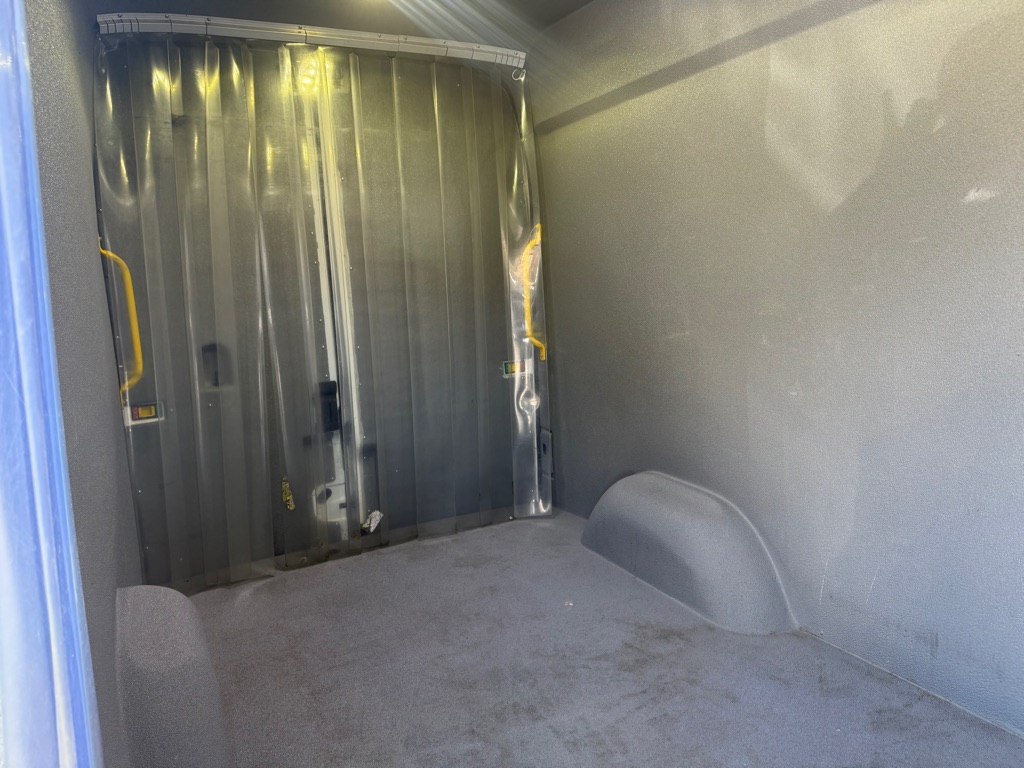 Photo 13 of this FORD TRANSIT