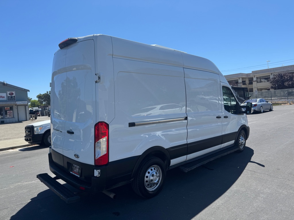 Photo 5 of this FORD TRANSIT