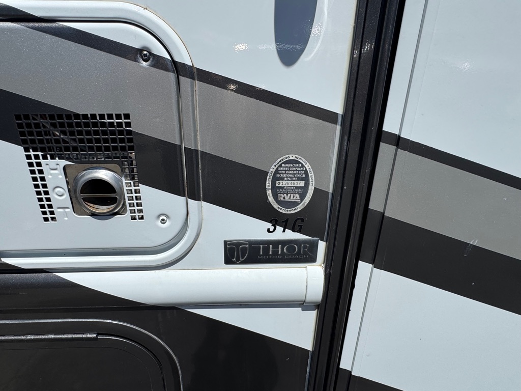 Photo 11 of this FORD F53