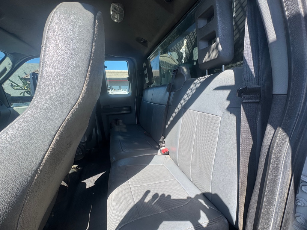Photo 16 of this FORD F650