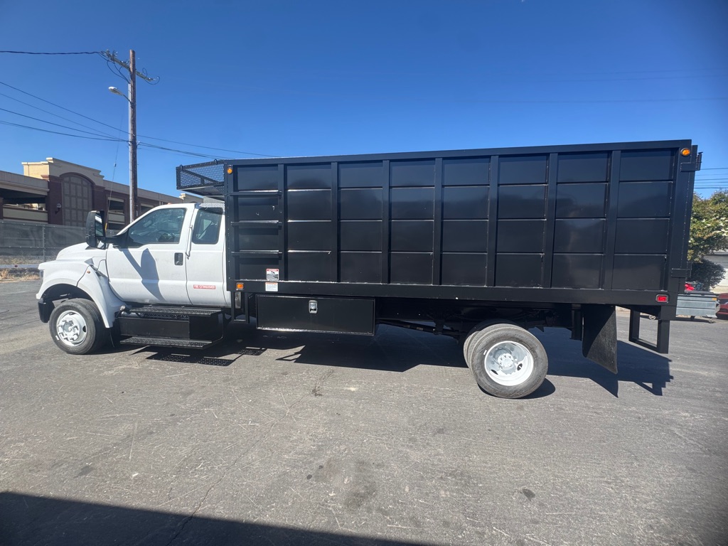 Photo 7 of this FORD F650