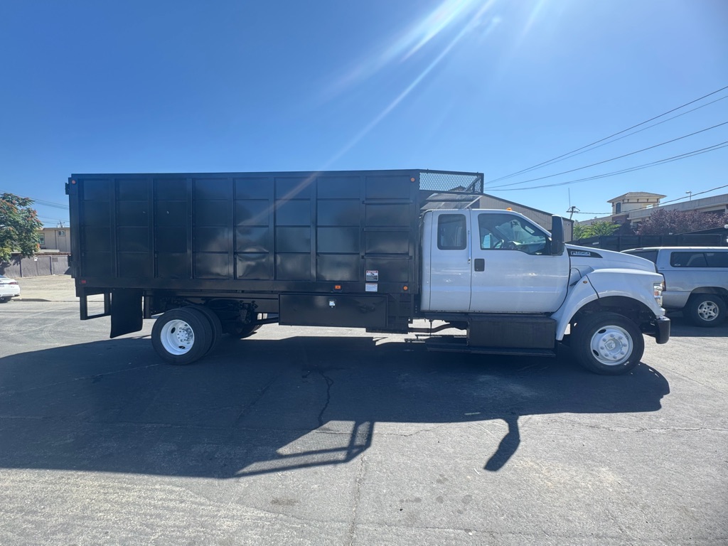 Photo 6 of this FORD F650