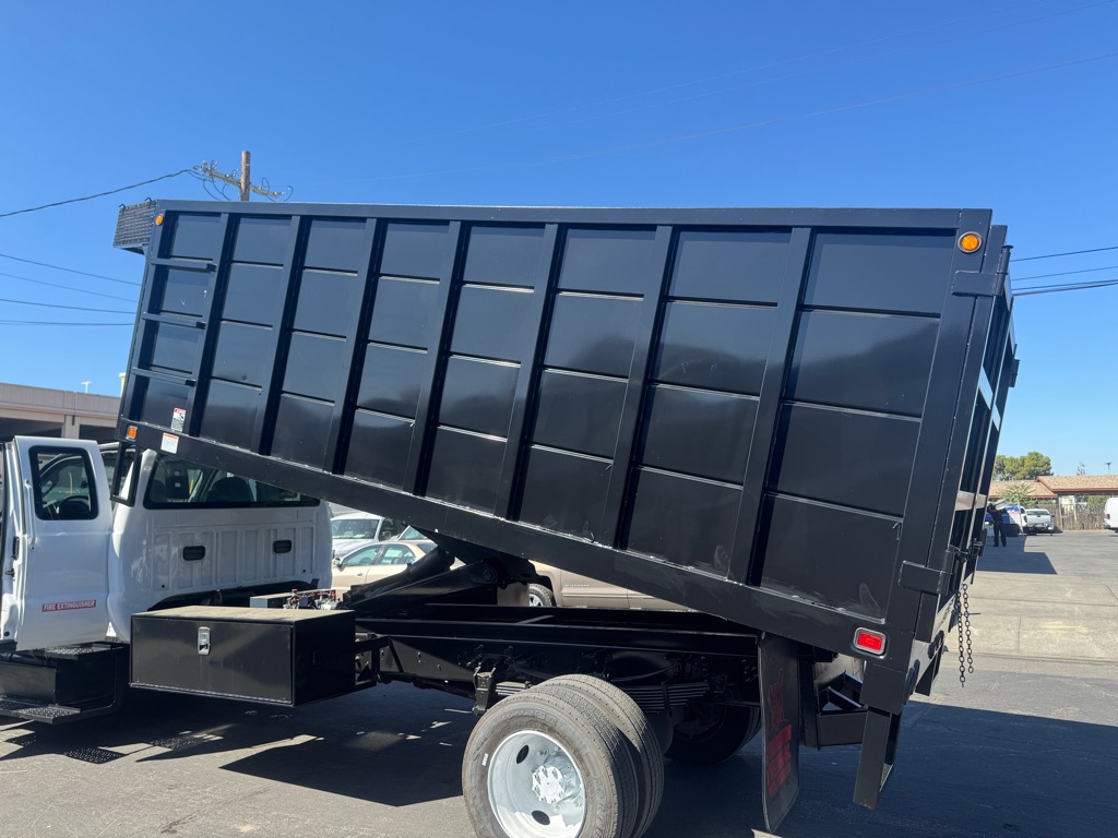 Photo 10 of this FORD F650