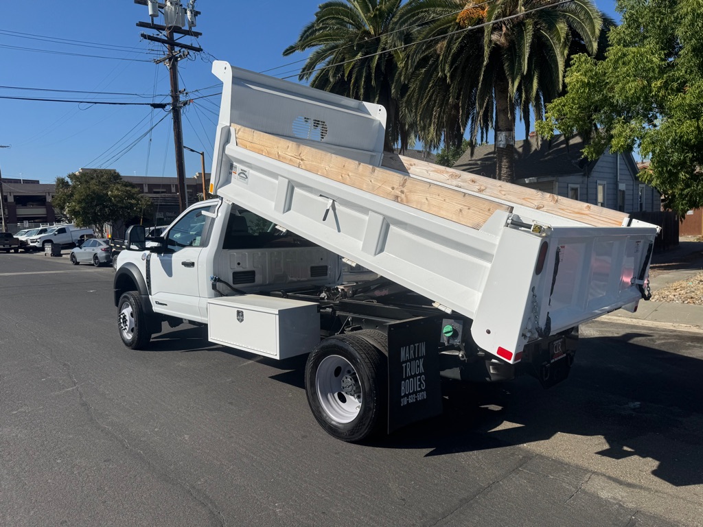 Photo 18 of this FORD F550