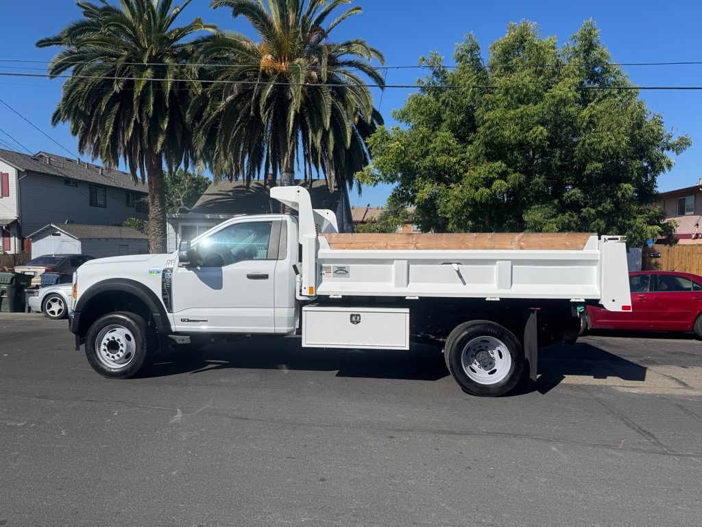 Photo 6 of this FORD F550