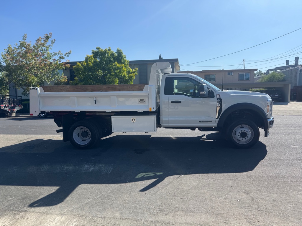 Photo 7 of this FORD F550