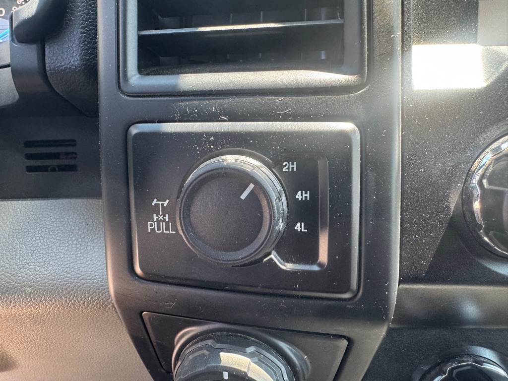 Photo 19 of this FORD F150