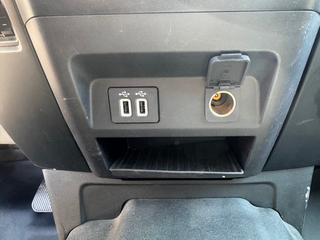 Photo 21 of this FORD F150