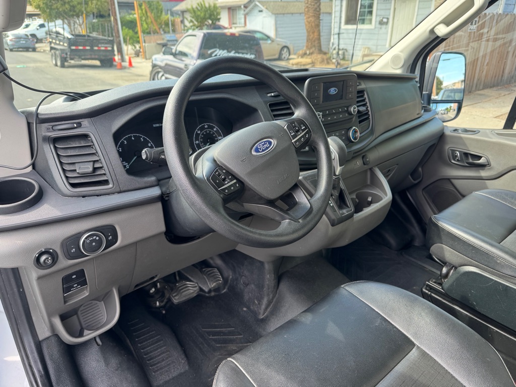 Photo 9 of this FORD TRANSIT
