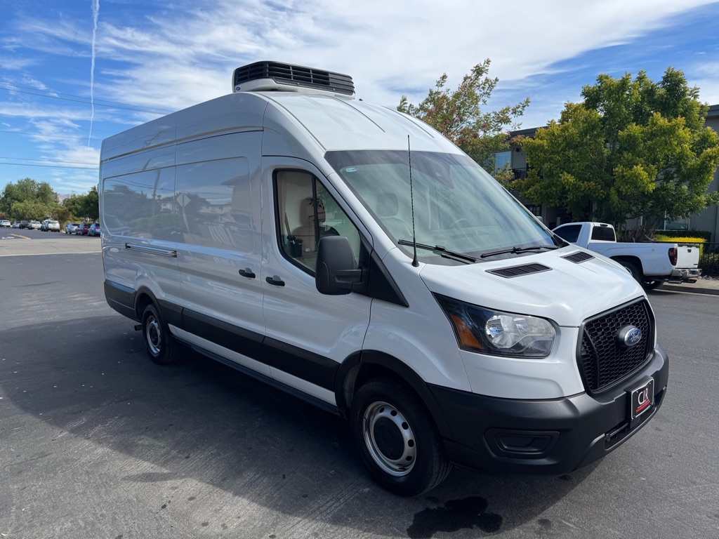 Photo 2 of this FORD TRANSIT
