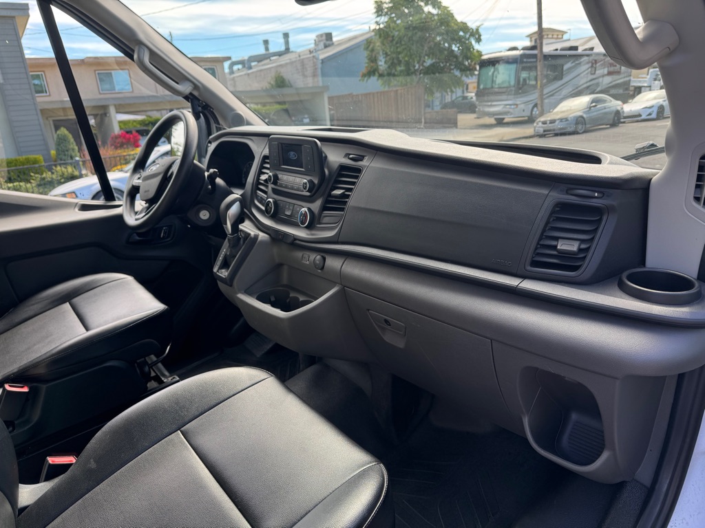 Photo 11 of this FORD TRANSIT