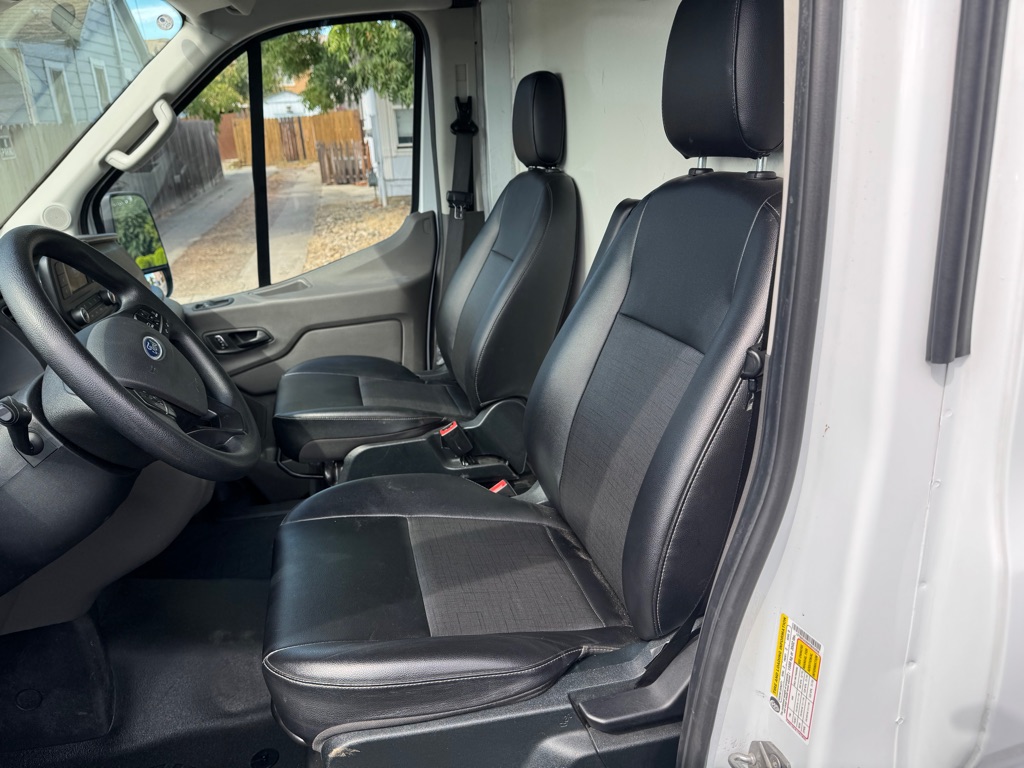 Photo 10 of this FORD TRANSIT
