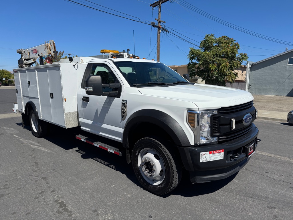 Photo 2 of this FORD F550