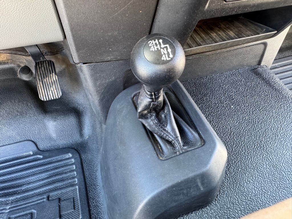 Photo 15 of this FORD F550