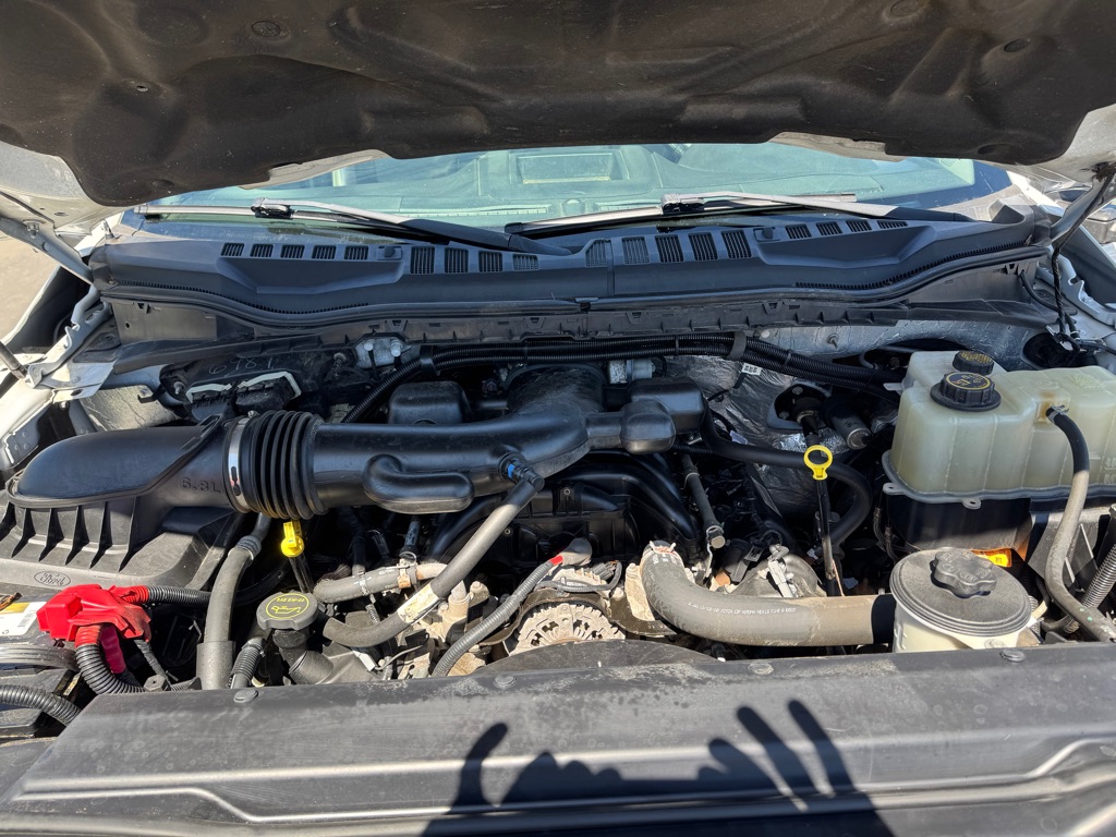 Photo 17 of this FORD F550