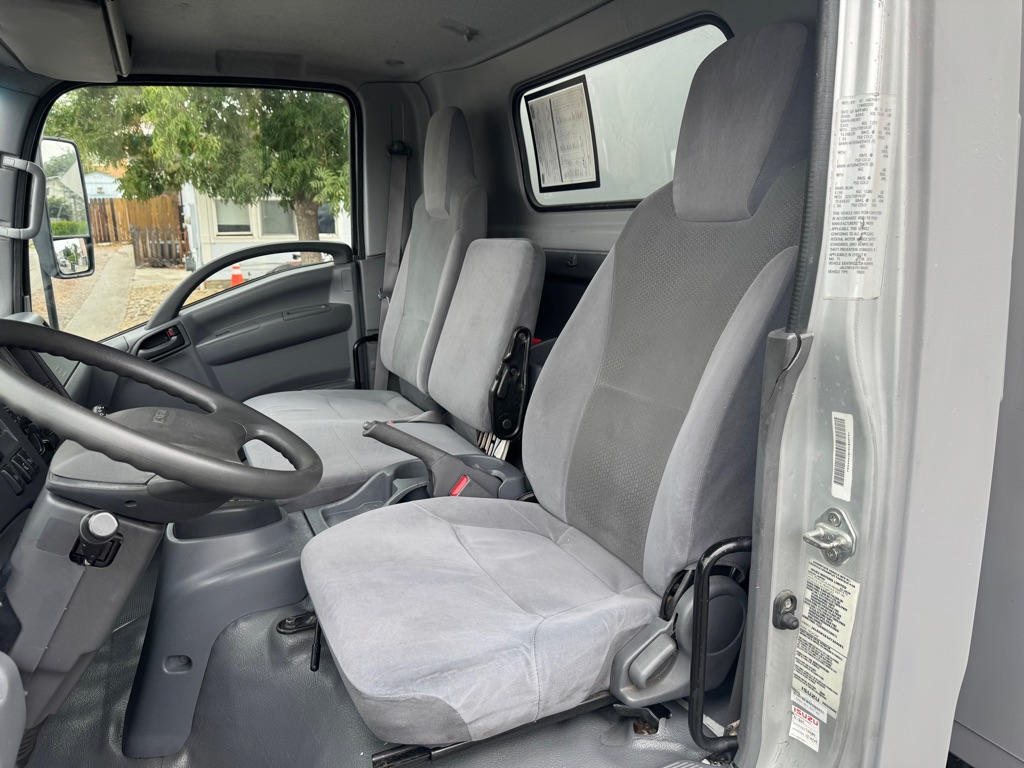 Photo 11 of this ISUZU NRR
