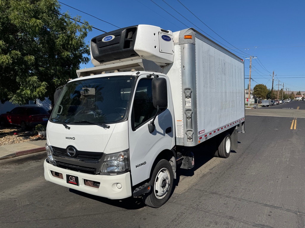 2018 HINO 195