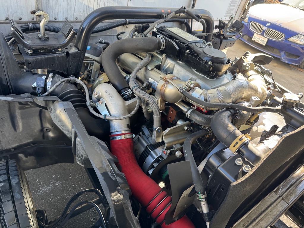 Photo 17 of this HINO 195