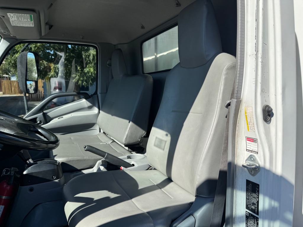 Photo 13 of this HINO 195