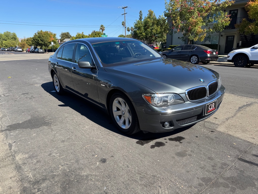Photo 2 of this BMW 750