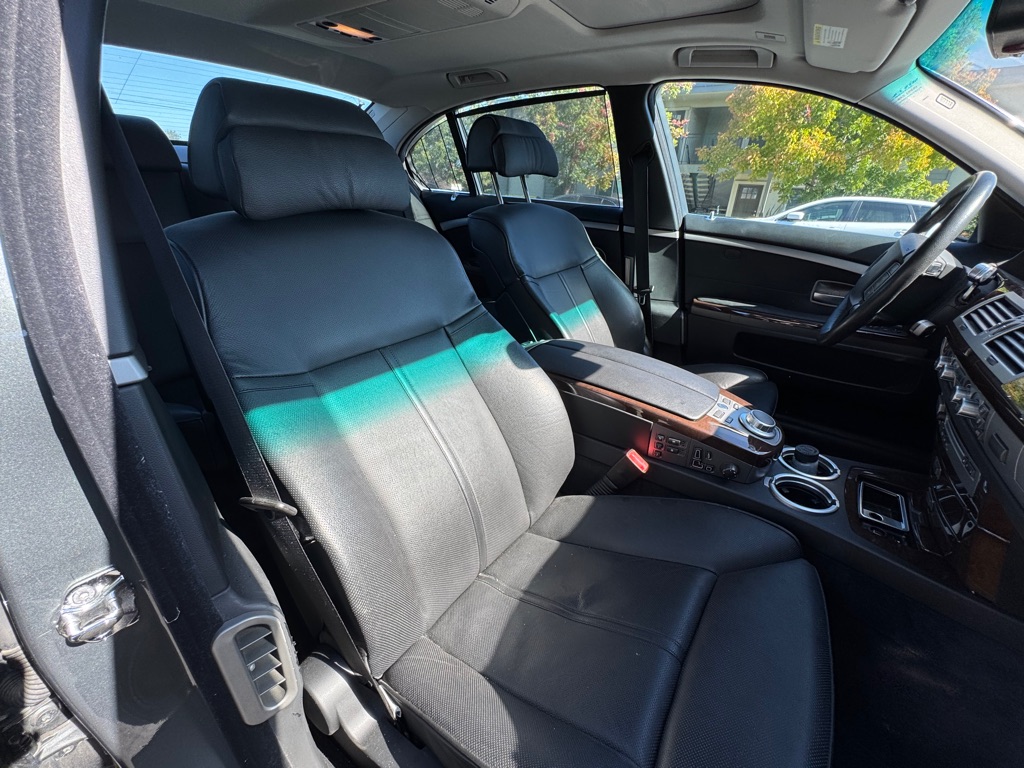 Photo 15 of this BMW 750