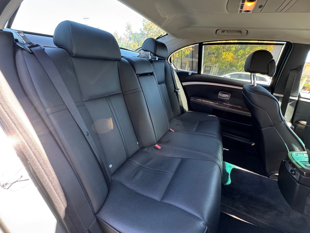 Photo 17 of this BMW 750