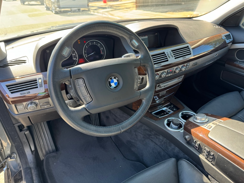 Photo 11 of this BMW 750