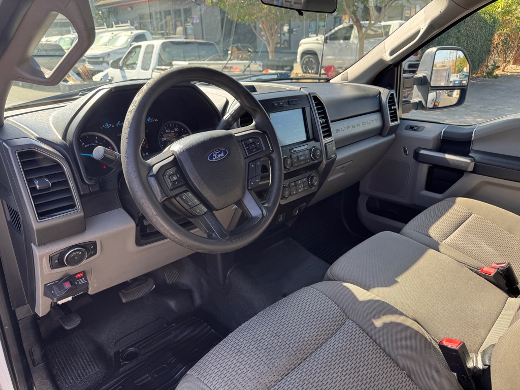 Photo 9 of this FORD F550