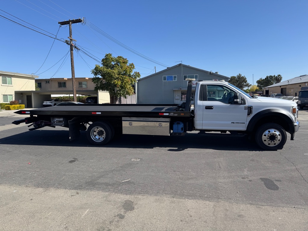 Photo 6 of this FORD F550