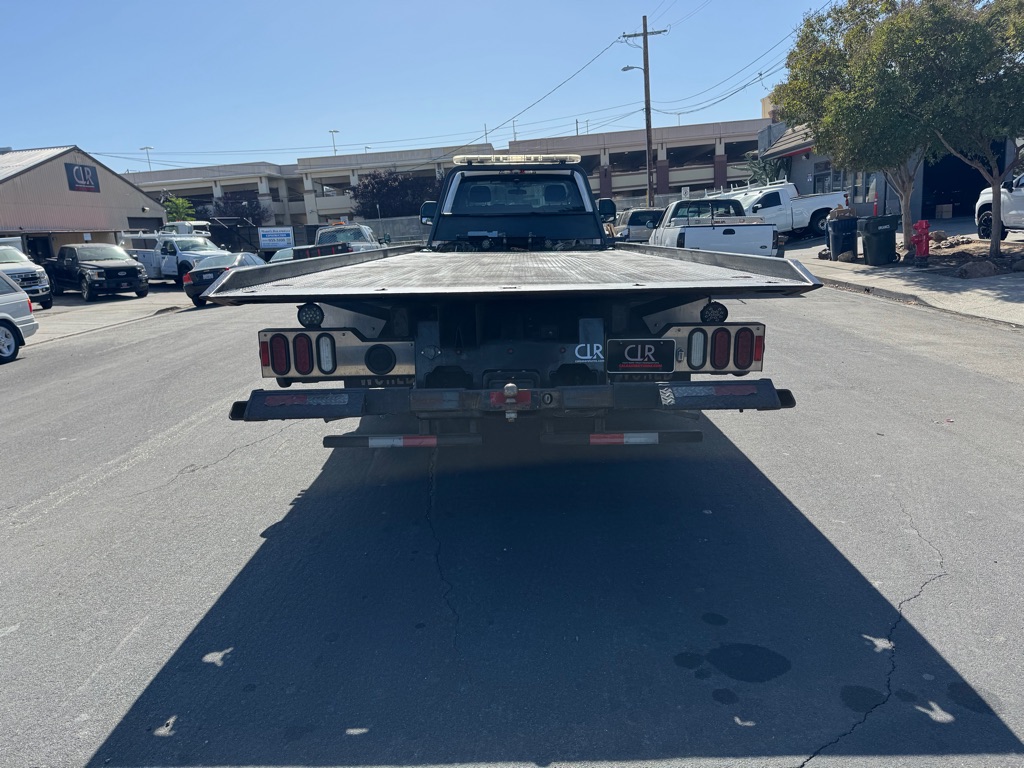 Photo 8 of this FORD F550