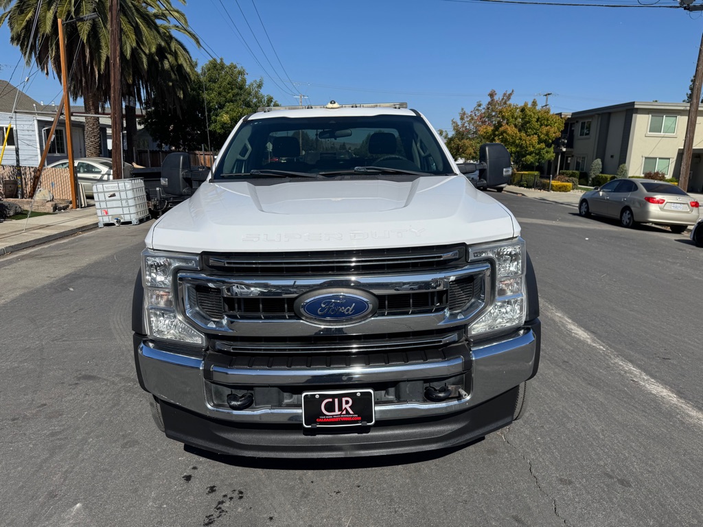 Photo 3 of this FORD F550