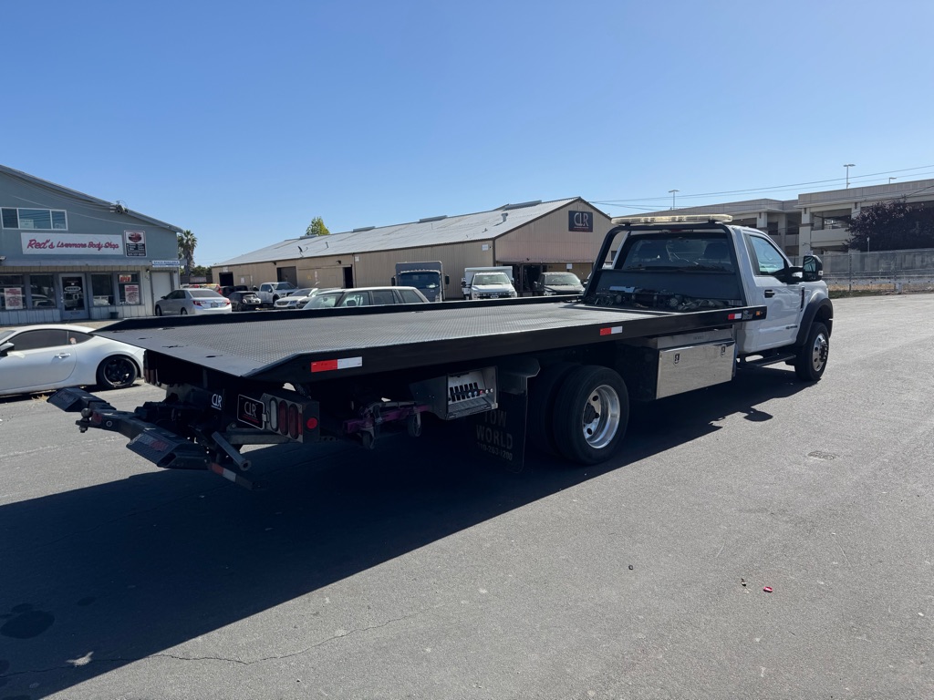 Photo 4 of this FORD F550