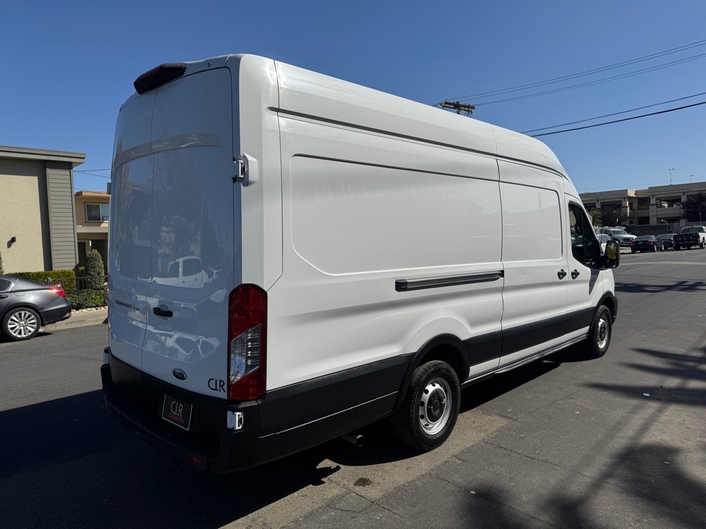 Photo 4 of this FORD TRANSIT