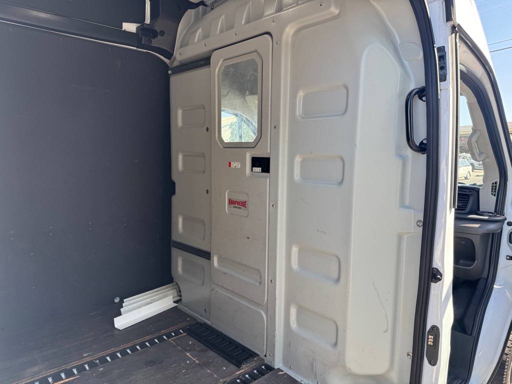 Photo 16 of this FORD TRANSIT