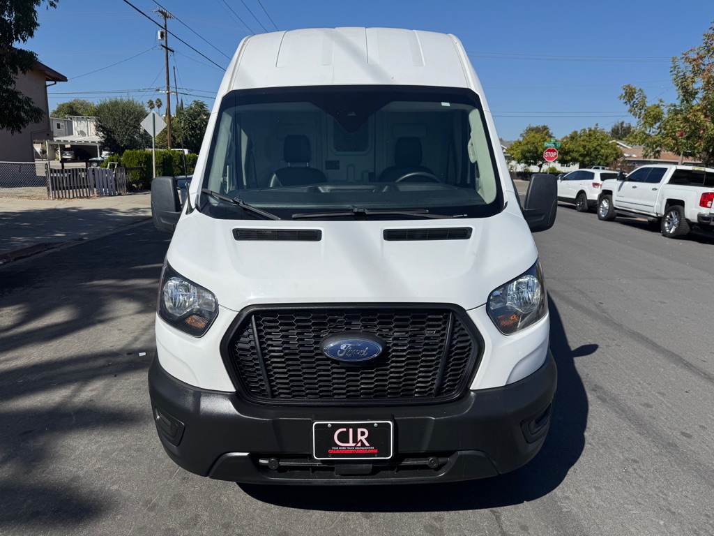 Photo 3 of this FORD TRANSIT