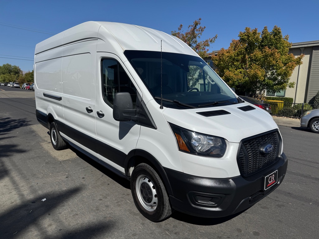 Photo 2 of this FORD TRANSIT