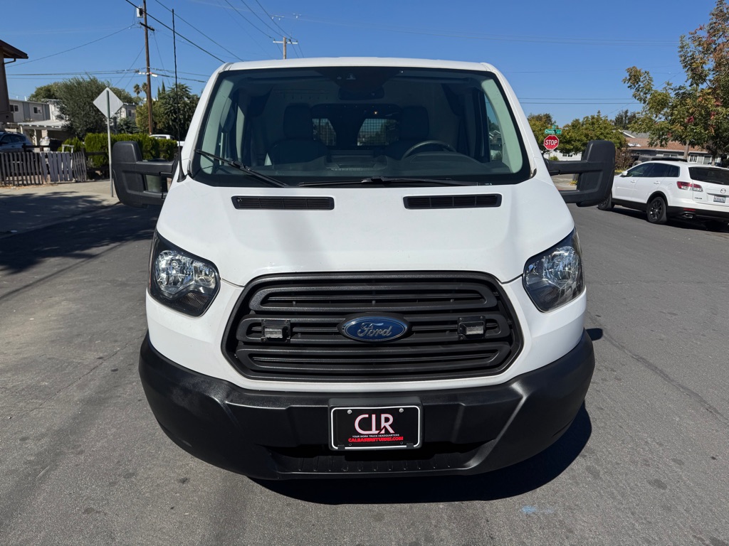 Photo 3 of this FORD TRANSIT